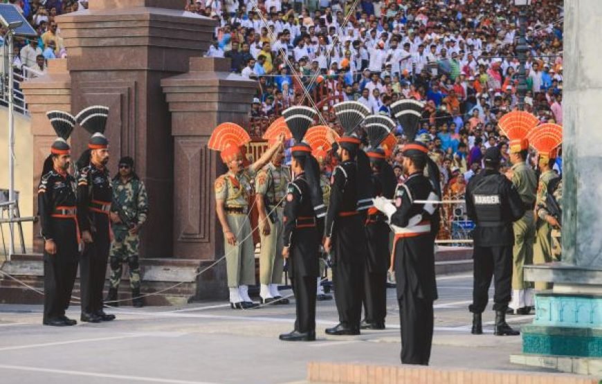 1-Day Lahore Heritage Tour with Wagah Border Ceremony